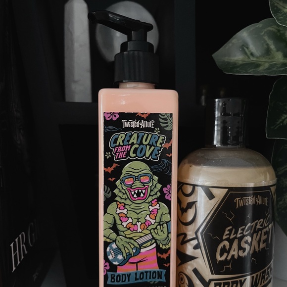 đź–¤SOLDđź–¤ - Picture 3 of 3